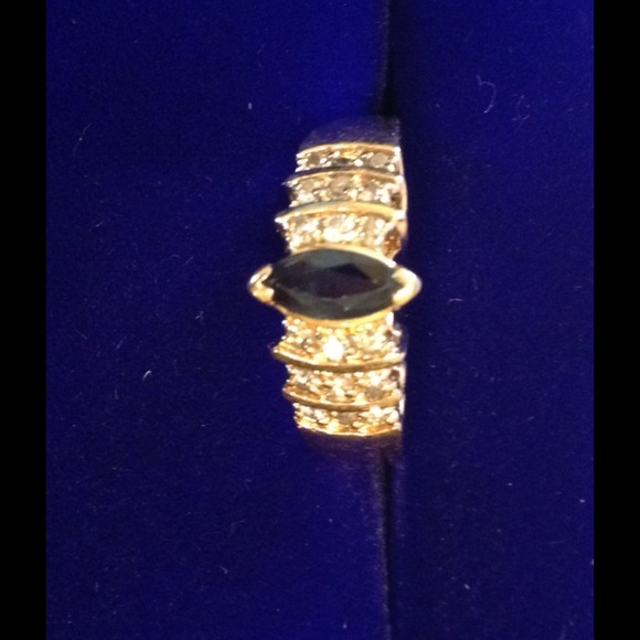 *** REDUCED *** SAPPHIRE & DIAMOND RING - Picture 3 of 3