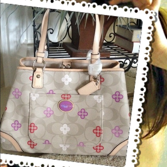 Coach Handbags - Black Friday!!🌺Authentic Coach purse. NWT!! 🌺