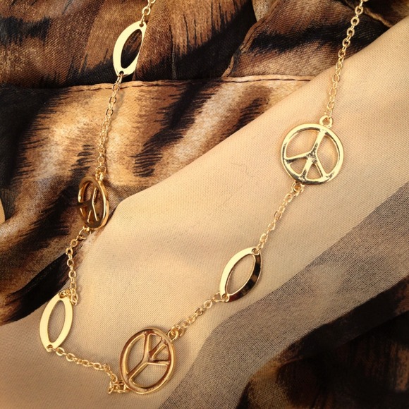Adorable peace sign & oval charm necklace in gold