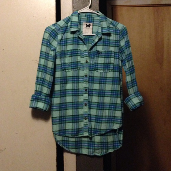 🎉SOLD🎉 Gilly Hicks Flannel