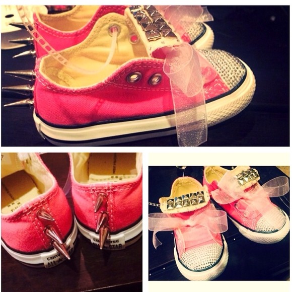 CUSTOM DESIGNED SHOES !!!!! (READ DESCRIPTION)