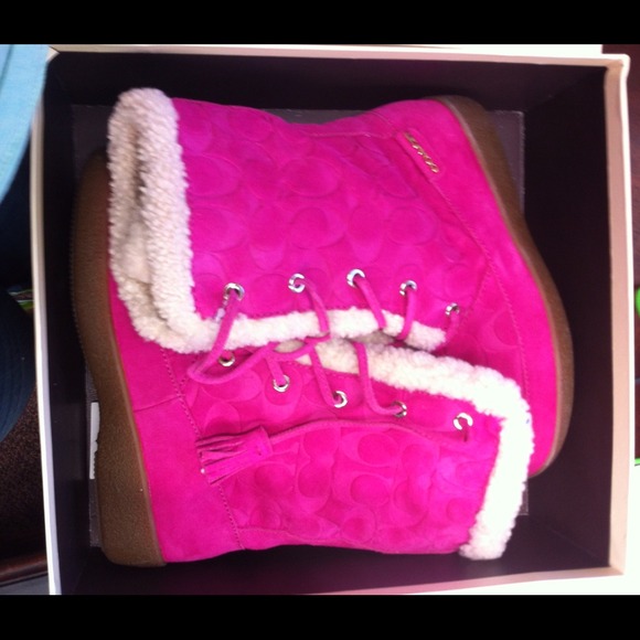 Coach fur boots - Picture 1 of 1