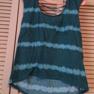Tie die tank with cut back