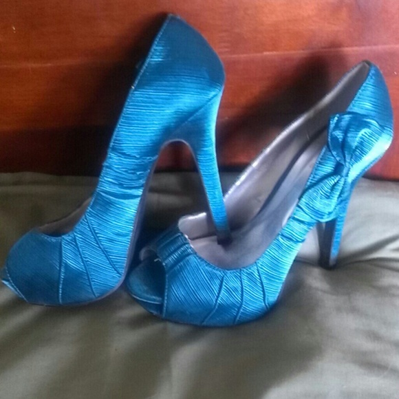 Turquoise party heels