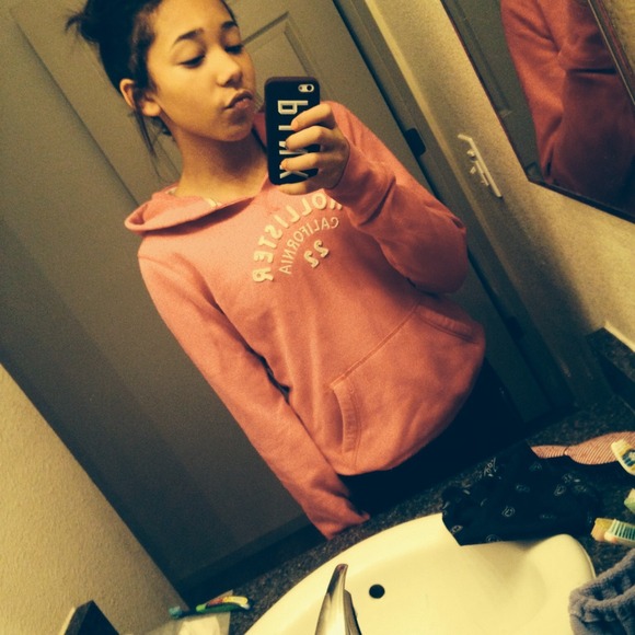 Hollister pink pull over hoodie - Picture 1 of 1