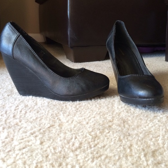 Wedge shoes