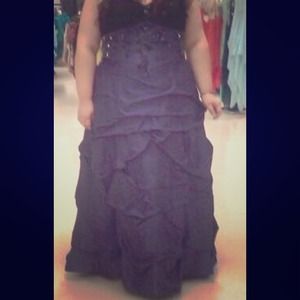 Need the money. Only worn once.