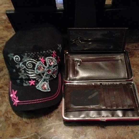 Sold  #62- New Metal Check Book Clutch and New Cap - Picture 2 of 4