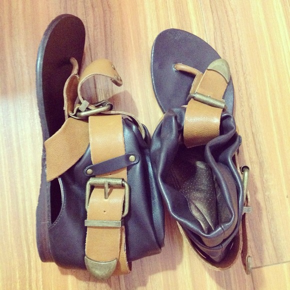 Bought from Nordstrom or Macy's can't remember Shoes - 🎉SALE🎉Like NEW Cute Shoes