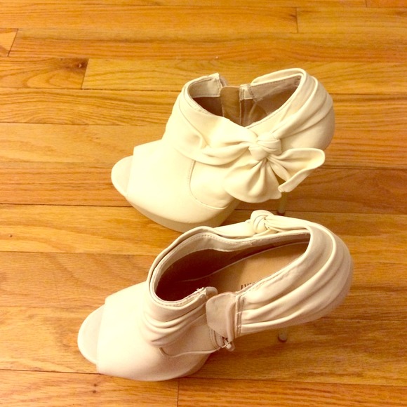 Cute Cream Booties