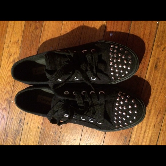 Studded Toe Platform Sneakers