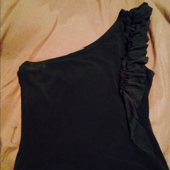🎀Cute black one shoulder top🎀 - Picture 3 of 3