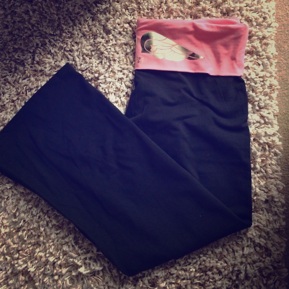 SOLD Victoria's Secret Yoga Pants 💕