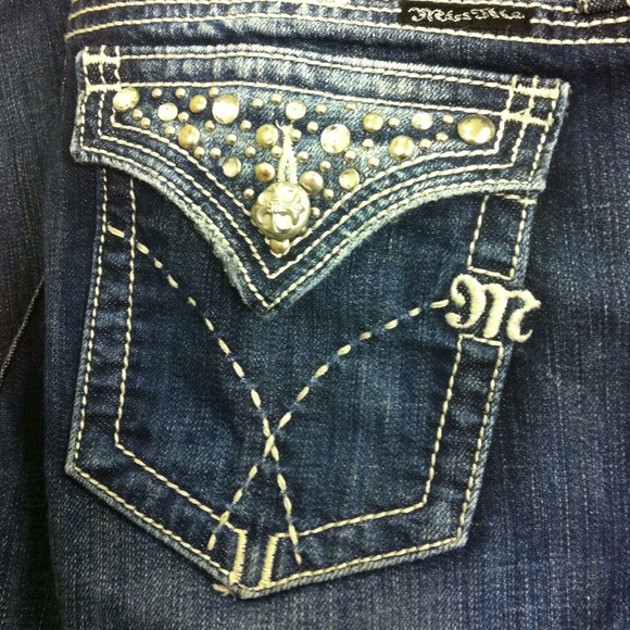 Miss Me Size 31 Gorgeous 🌺🌺🌺🌺Needs button
