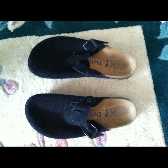 LADIES BLACK SUEDE BIRKENSTOCKS SZ 7