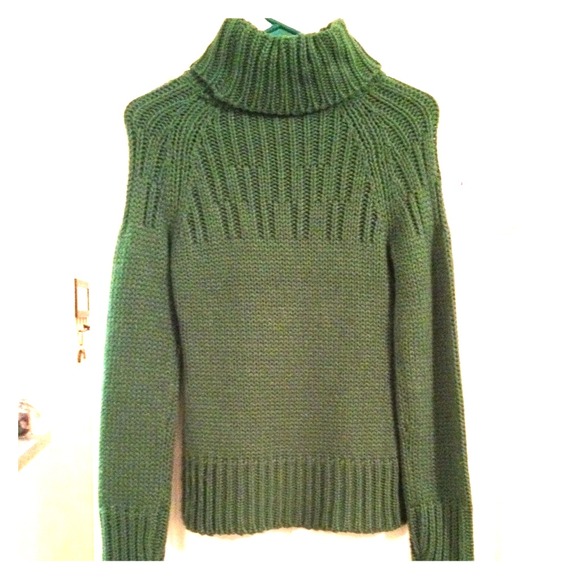 Green cable knit turtle neck
