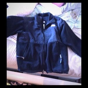 Youth XL north face fleece in black