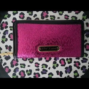 Besty Johnson Lighting Strikes Wallet