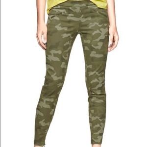 Gap super skinny twill skimmers in camo.