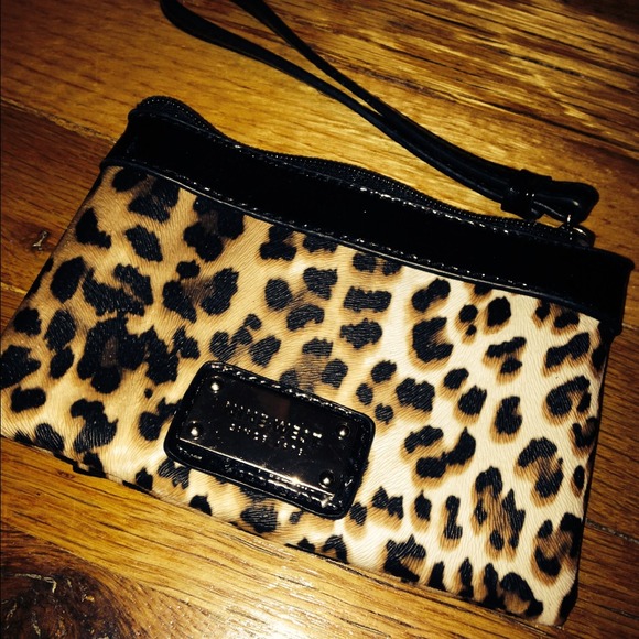 Nine West wristlet!:)