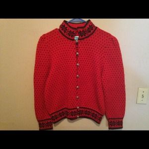 Puff sleeve 70s Norway fair isle cherry sweater m