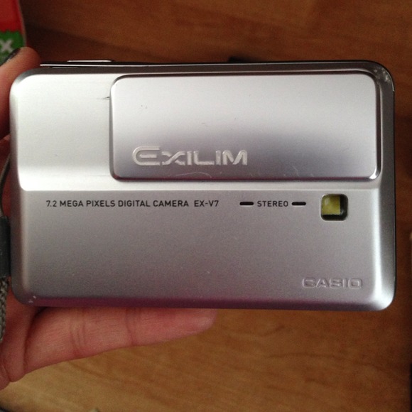Exilim EX-V7 Digital Camera