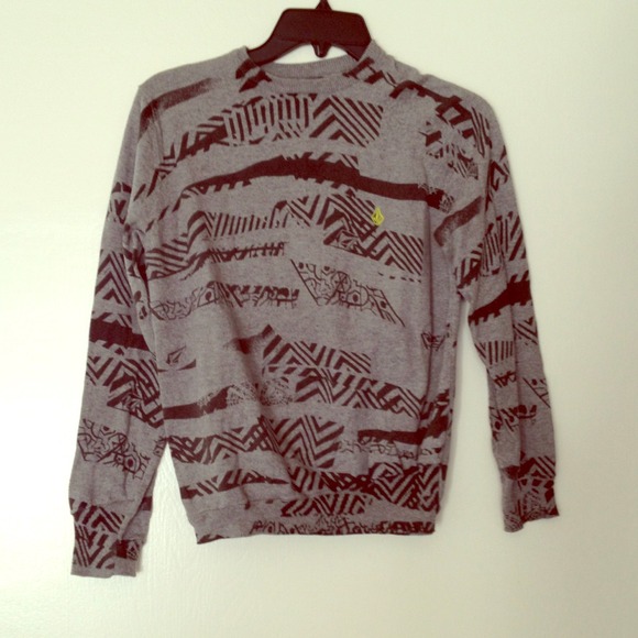 ⭐️sold⭐️ Volcom grey sweater