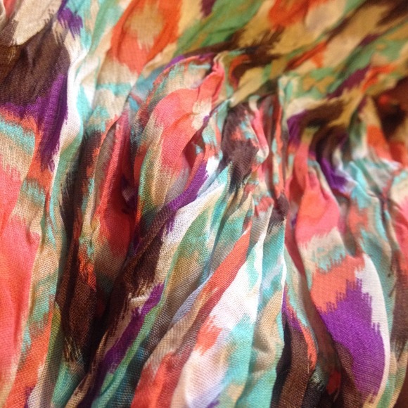 Cute summer top - Picture 3 of 3