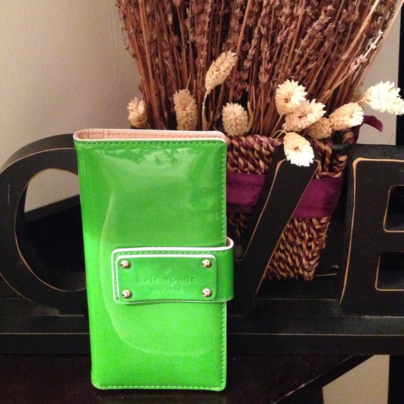 Patent leather green KATE SPADE wallet