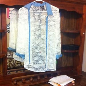 Looks great with high waisted shorts