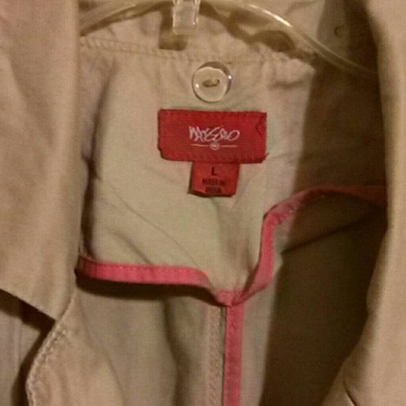 Tan jacket - Picture 2 of 3