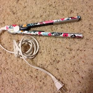 Remington mini straightener