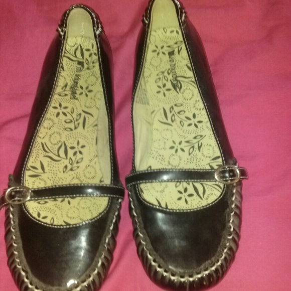 Cute black flats