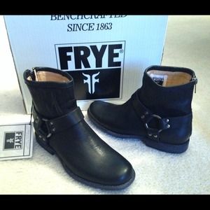 Frye women's Phillip harness boot size 7