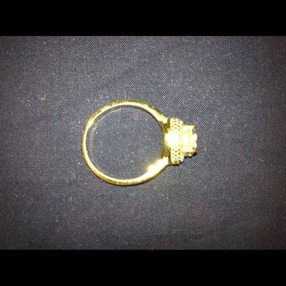 SALE!! BEAUTIFUL RING, W/HALO!! $7 when bundled. - Picture 4 of 4