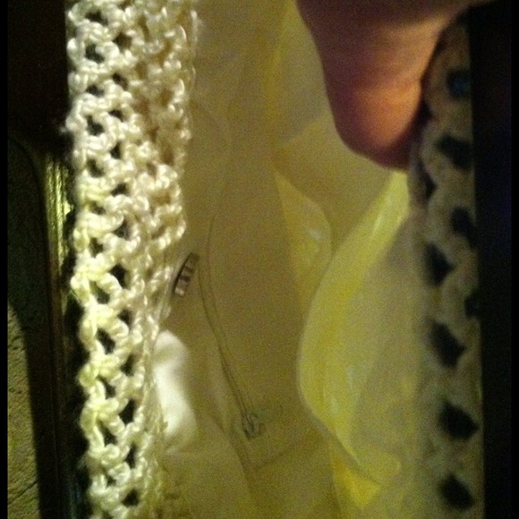 White Crocheted Bag W/ Swarovski Crystal Beads✨✨✨✨ - Picture 2 of 4