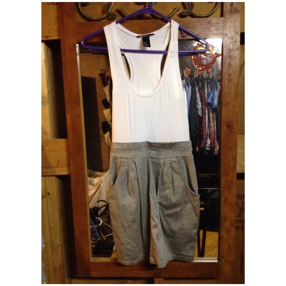 🆕 Grey and white H&M dress.