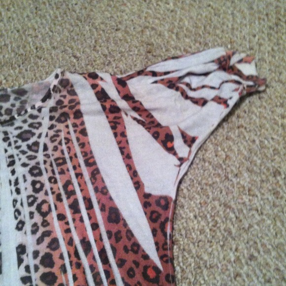 Leopard top - Picture 2 of 3
