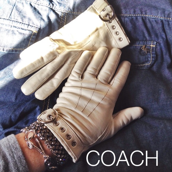 Coach Accessories - COACH cream leather cashmere lined gloves. Sz 6.5