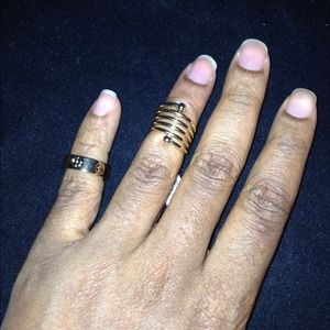 Assorted gold midi rings