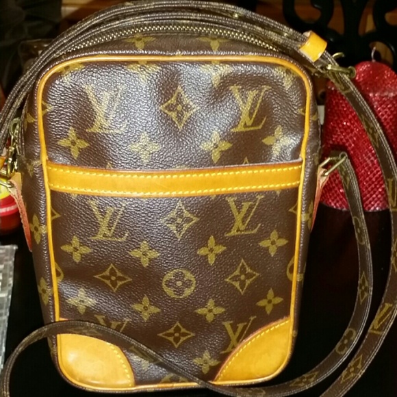 100% Authentic Louis Vuitton Danube *MAKE AN OFFER