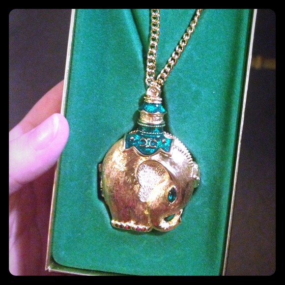 RARE vintage gold elephant necklace!