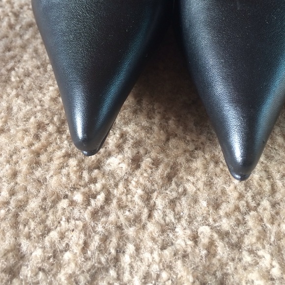 Black Heels - Picture 3 of 4