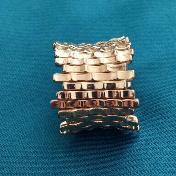 Gold Ring - Picture 3 of 3