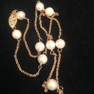 💯% authentic 14k Gold pearl tin cup necklace