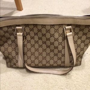 Tan/brown Gucci purse