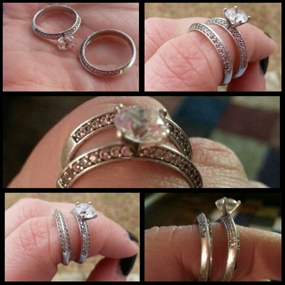 **REDUCED** Engagement/wedding set