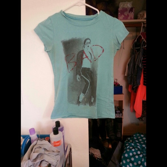 Michael Jackson shirt *ask for flaws*