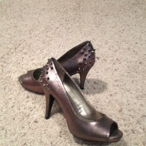 Metallic grey peep toe heels