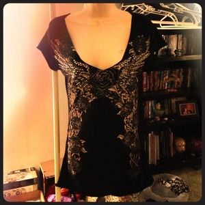 Distressed top. Sz XS/S 💜